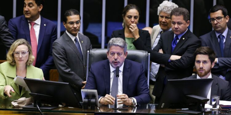 arthur-lira-retira-de-pauta-votacao-do-pl-das-fake-news
