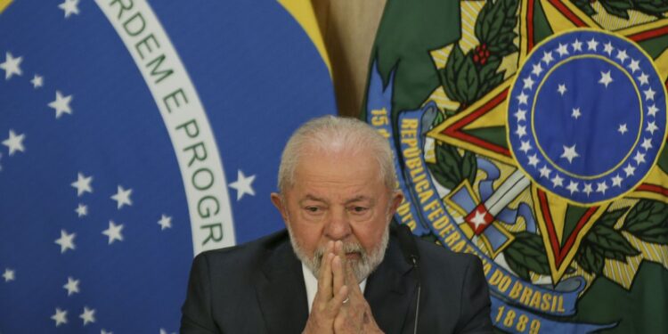estado-tem-que-ser-o-necessario-para-induzir-desenvolvimento,-diz-lula
