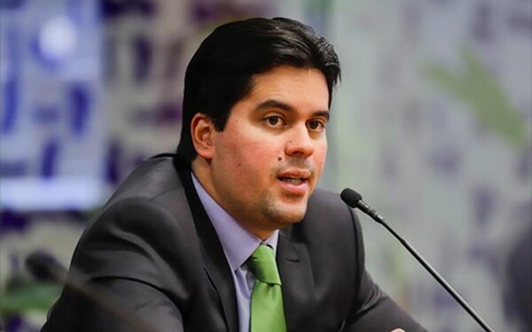 O Dep. André Fufuca assume como Ministro do Esporte: Compromisso com o Desenvolvimento do Esporte Nacional