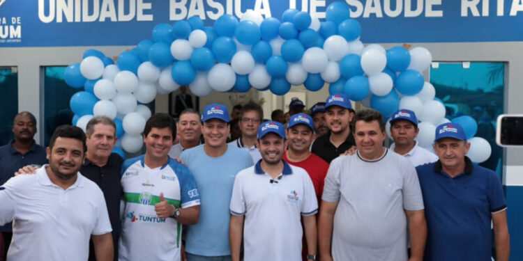 Fernando Pessoa assina convênio para 80 casas e entrega pacote de obras em Tuntum